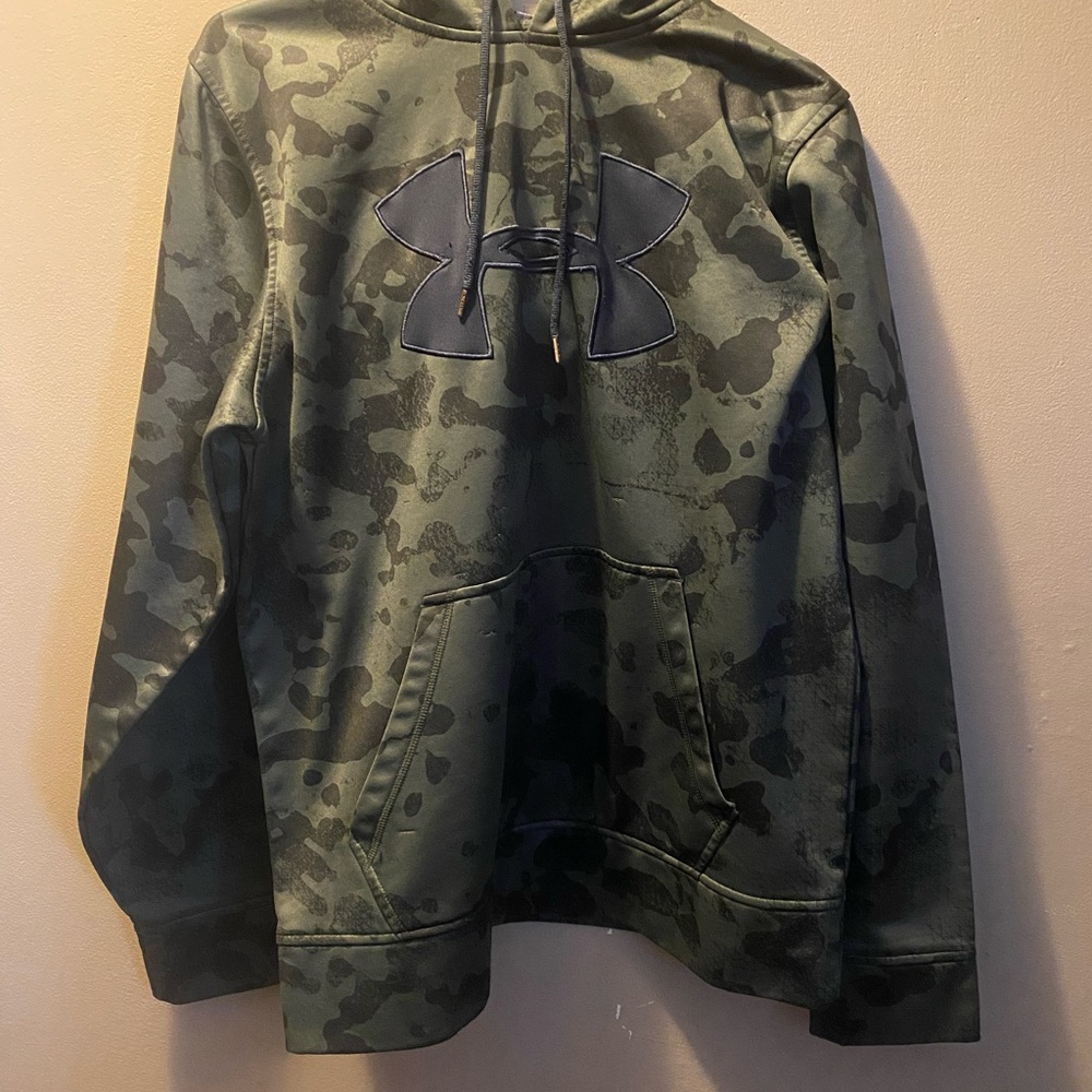 Under armor sweatshirt